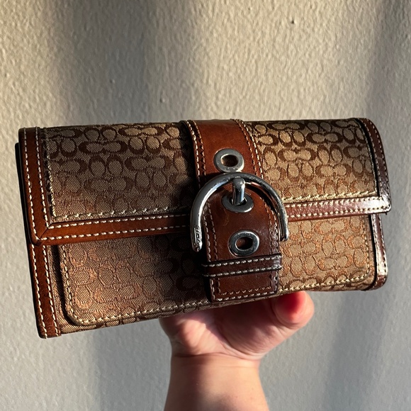 Coach Y2K Signature C Tan Coach SoHo Wallet - Picture 1 of 7